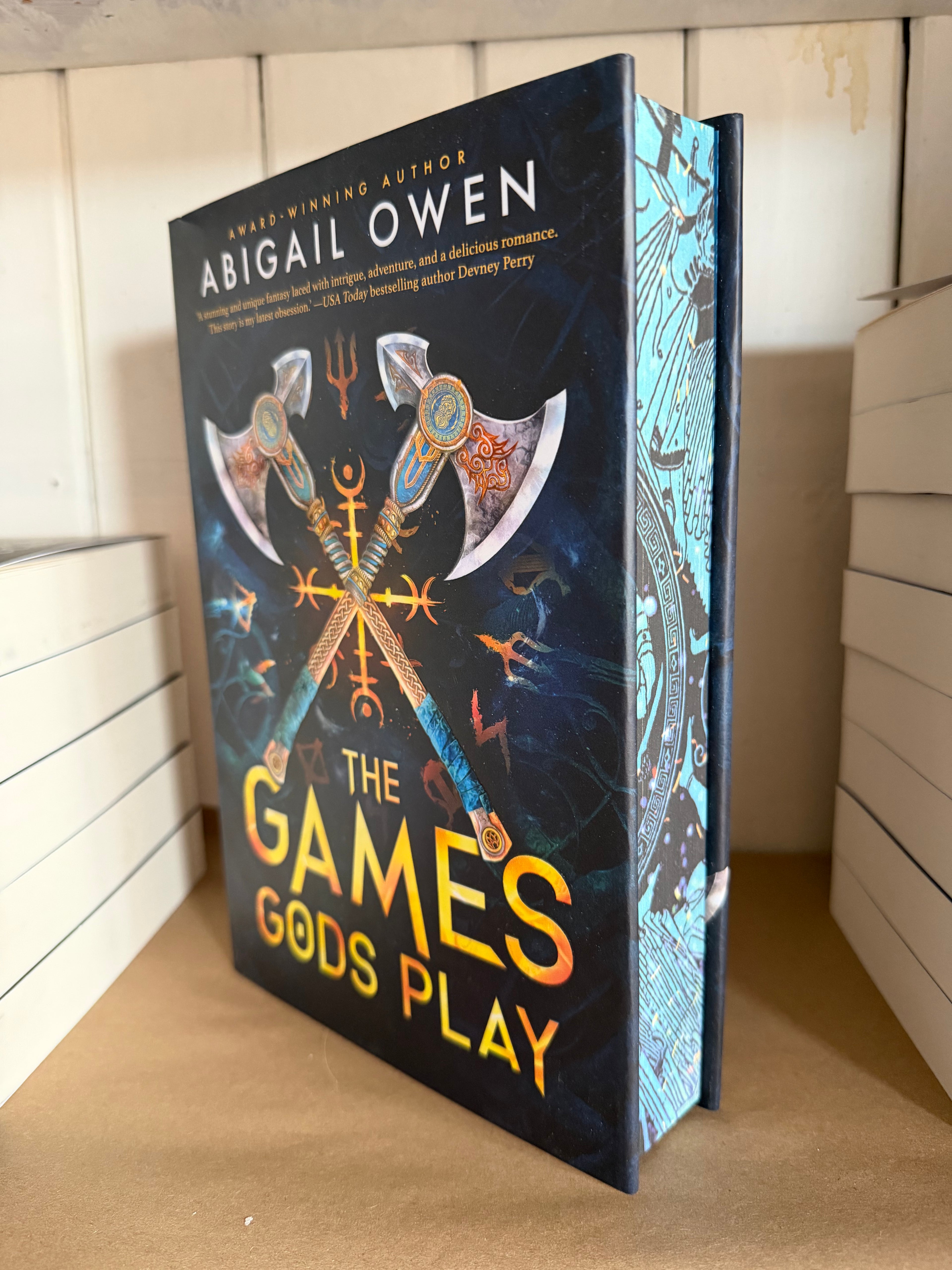 ✨ HARDBACK & SPECIAL EDITION BOOK BOX ✨