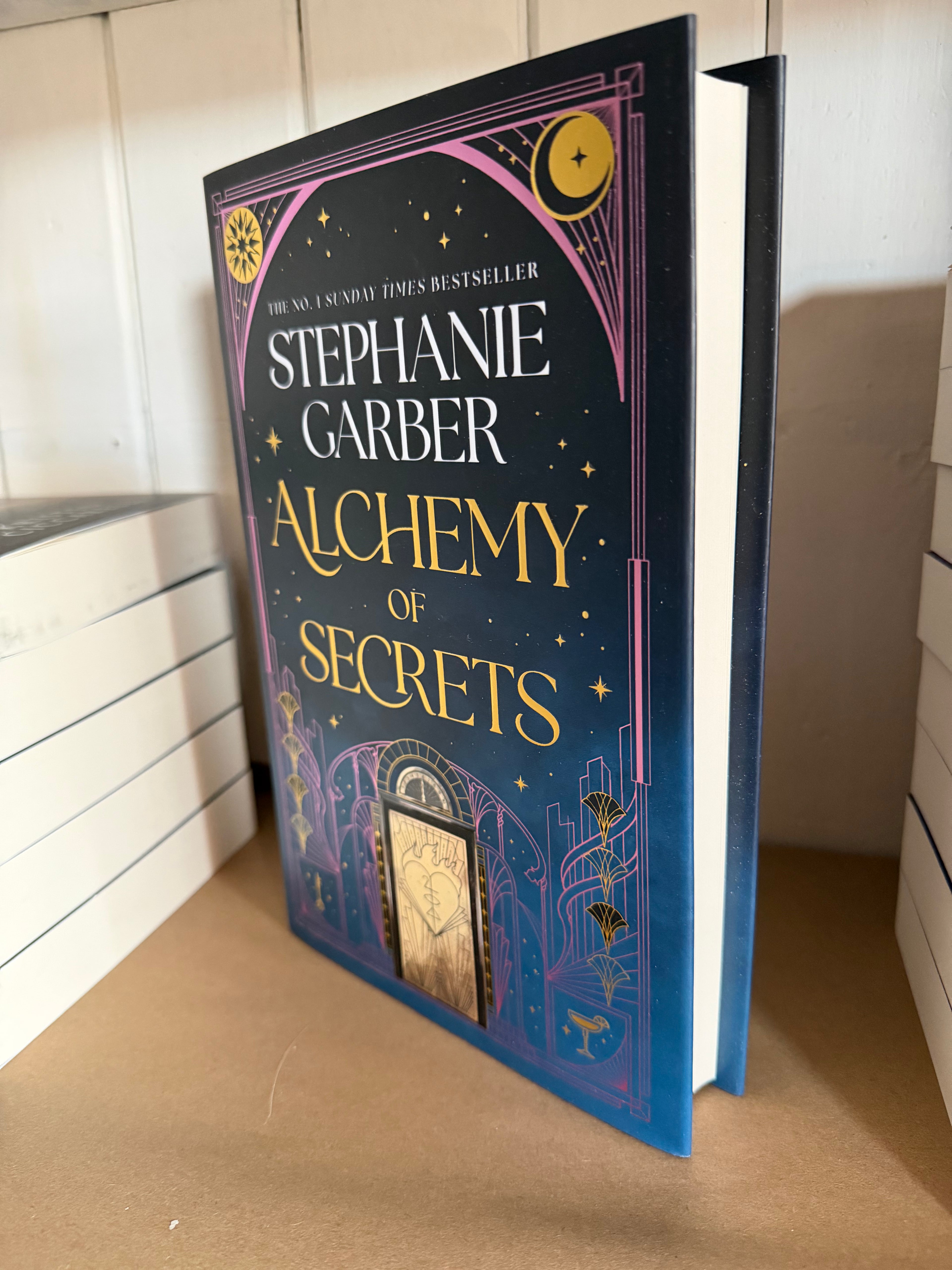 ✨ HARDBACK & SPECIAL EDITION BOOK BOX ✨